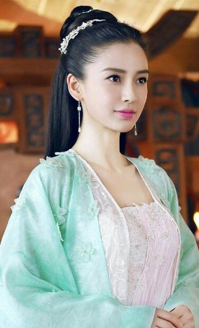 发型古装剧和现代剧妆容一样的女明星们，你们能走点心吗？