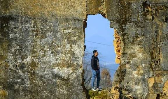 黄山真正的小众高山古村，仅单车道通行，官方：严禁驾车驶入