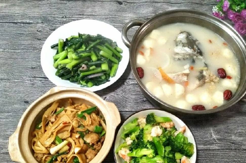 全家人|四口之家的晚餐3菜1汤,温暖又下饭,在家吃饭就是舒服!