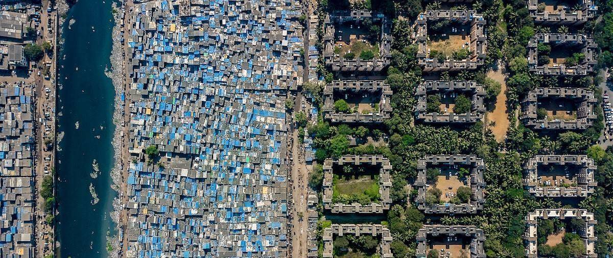 印度人的贫民窟，比你想象中还要凄凉，天堂到地狱，只有一步之遥