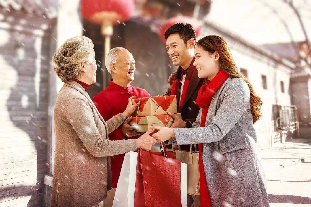 板栗|快过年了,别忘了回家看看,建议带上这5零食,胜过牛奶