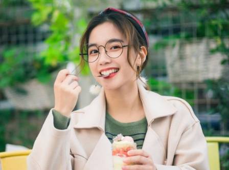 揭秘陈乔恩丈夫的属相与命理：属龙者的运势与人生轨迹（陈乔恩丈夫属相是什么命）