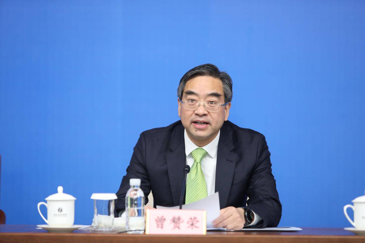 山东省政府新闻办召开新闻发布会,邀请副省长曾赞荣,省生态环境厅党组