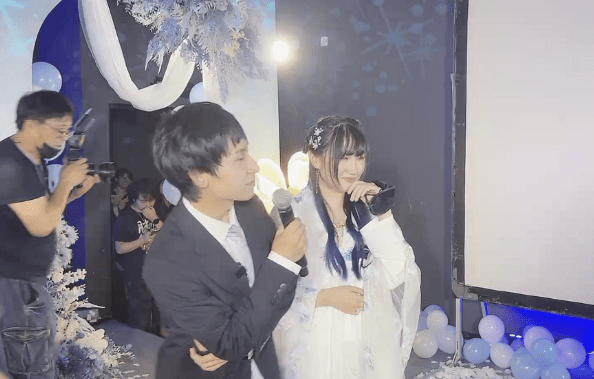 苦瓜|梦泪公开表白，大方发文：老婆生日快乐！晒老婆美照，颜值太高了