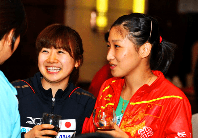 石川佳|中日友谊的典范！刘诗雯晒照片：勾起她和石川佳纯、福原爱的回忆