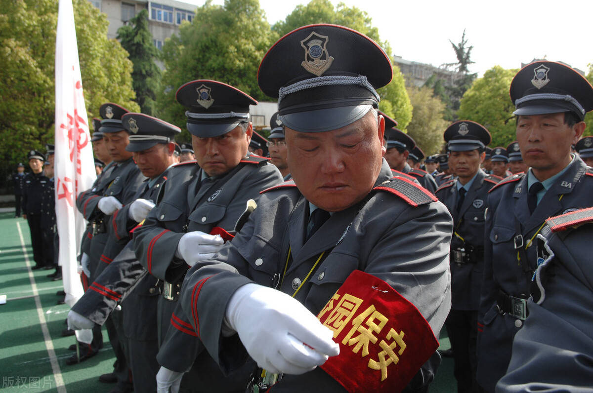 哈尔滨保安的安心承诺，在东北，孩子永不迷失