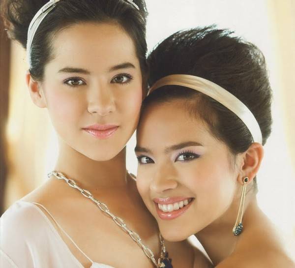 40岁混血公主：泰国王室颜值担当，妹妹下巴尖尖，遗传了好基因