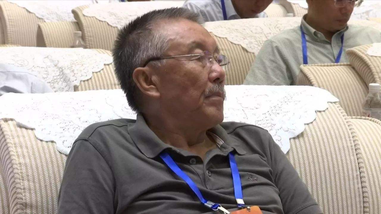 天上有颗星辰,叫做南仁东:因为他,我们才能看到时空的尽头