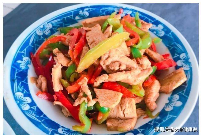 炒芹菜鸡胸肉做法 6583194e0fe9493facf63ca0b5496d25.jpeg