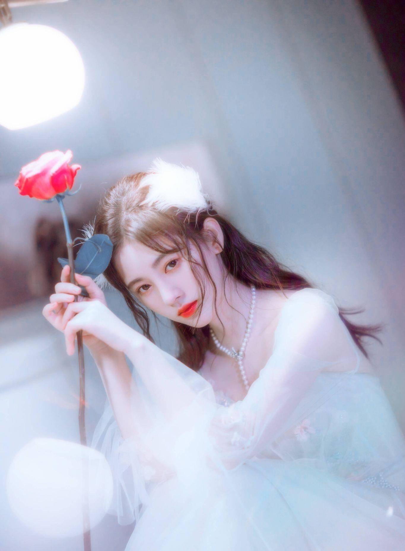 感觉玫瑰女人刘诗诗、刘亦菲、热巴、杨幂等，她们个个都美得惊艳！