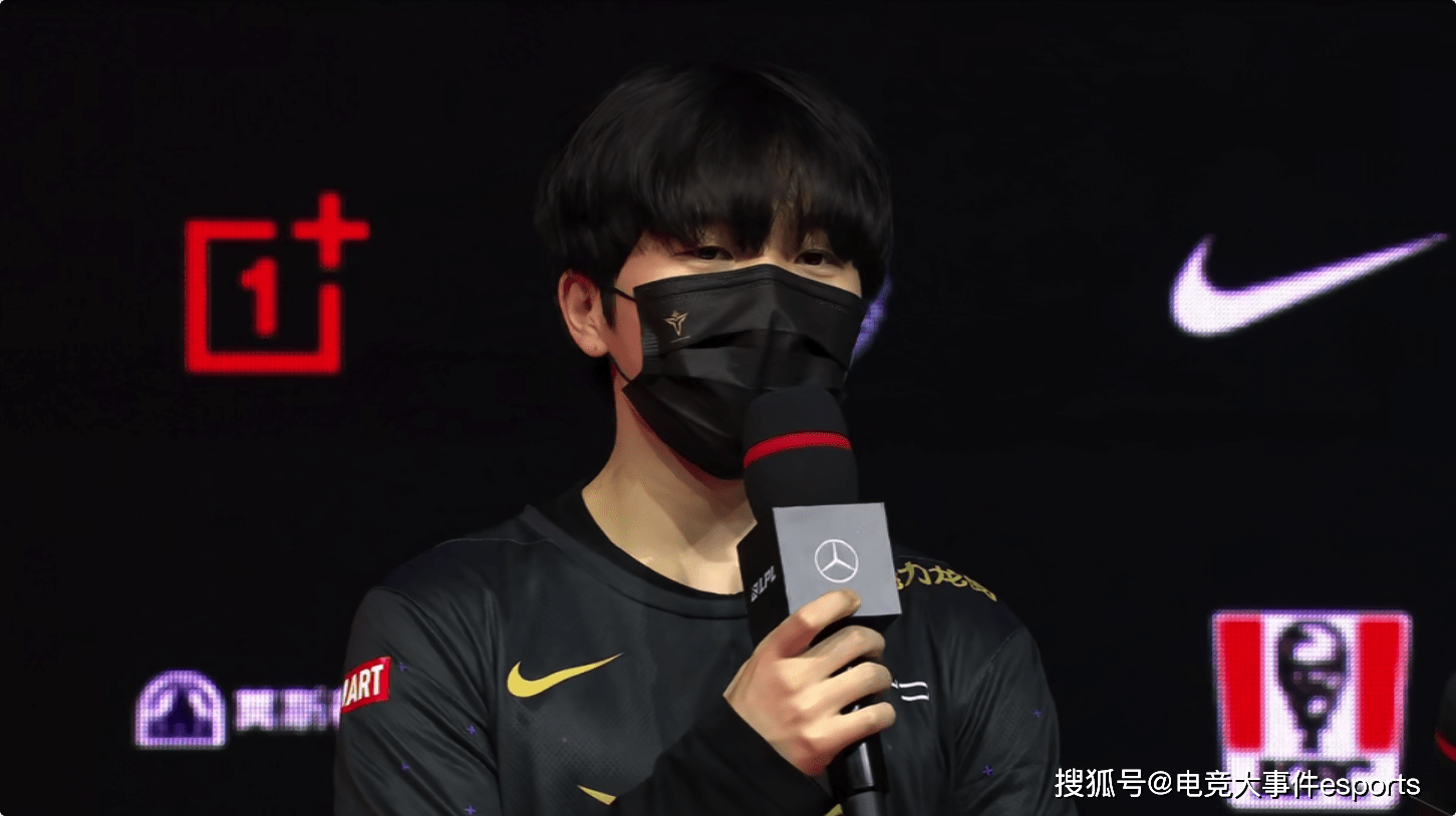 赛季|V5战胜WE拿下赛季首胜，赛后采访粉丝集体破防，他还是忘不了iG