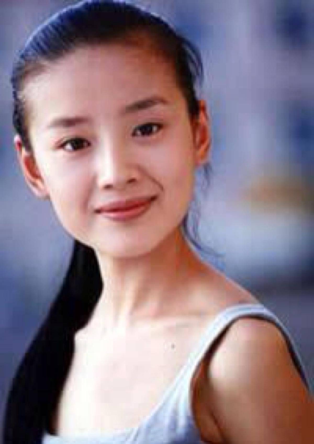 青春女星少女时期惊艳照：陈德容15岁张柏芝16岁徐若瑄18岁惊为天人
