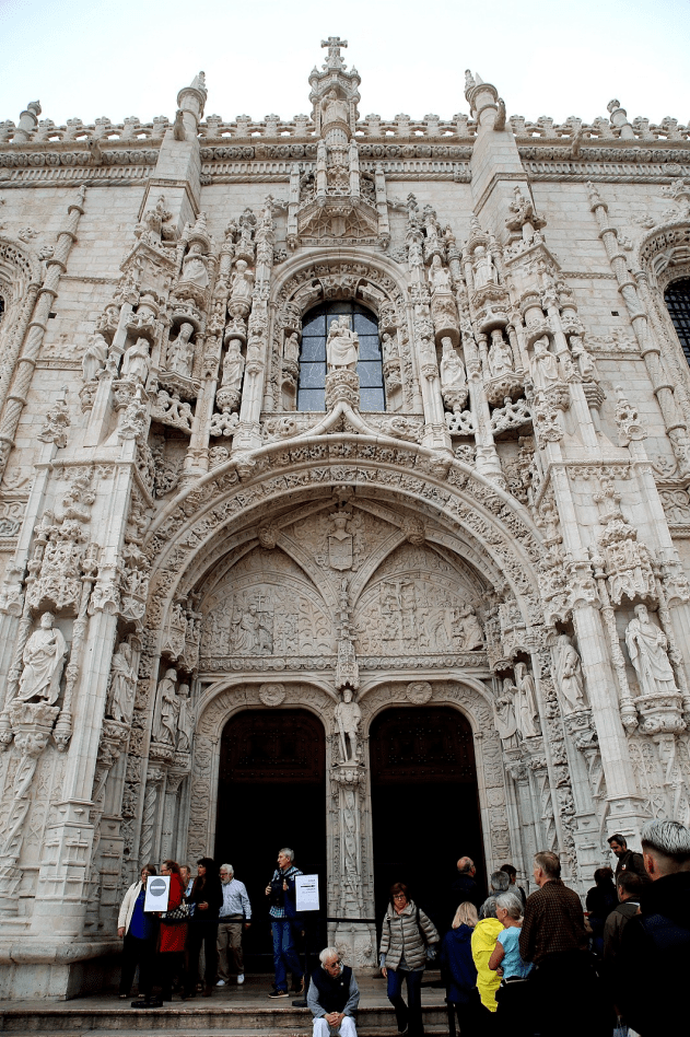 让我们走进葡萄牙的宏伟教堂_建筑_阿尔科巴萨_石棺