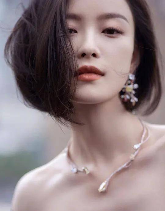卷发你的脸型适合什么发型？1分钟找到本命发型，巨显脸小