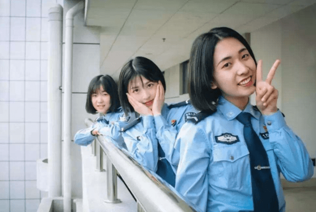 怎么才能当上警察 1a767c6db2024799aef7c7c039192fc8.png