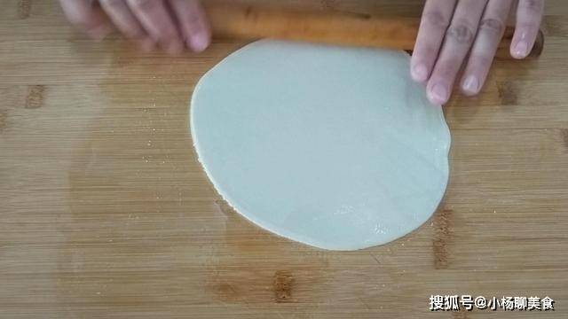 葱花|剩米饭别光炒着吃了，教你新做法，外酥里软，一顿5个都不够吃