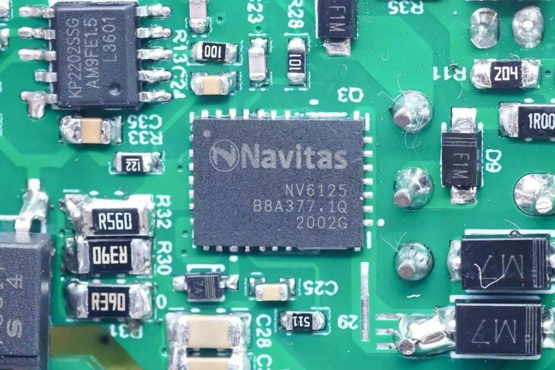 必易微带来PFC+QR全套国产120W氮化镓快充解决方案