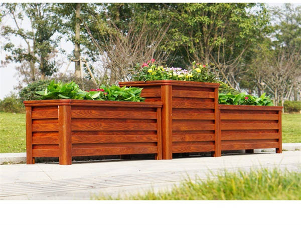 防腐木花箱能不能用作中央隔离花箱
