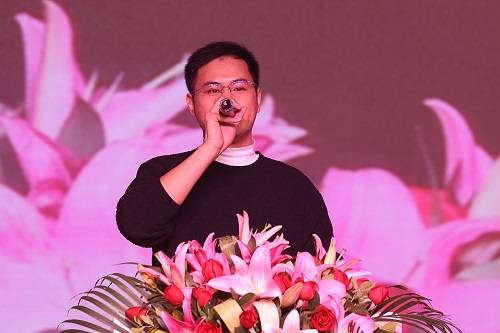 乘风破浪筑梦起航爱依服年会盛典成功举办