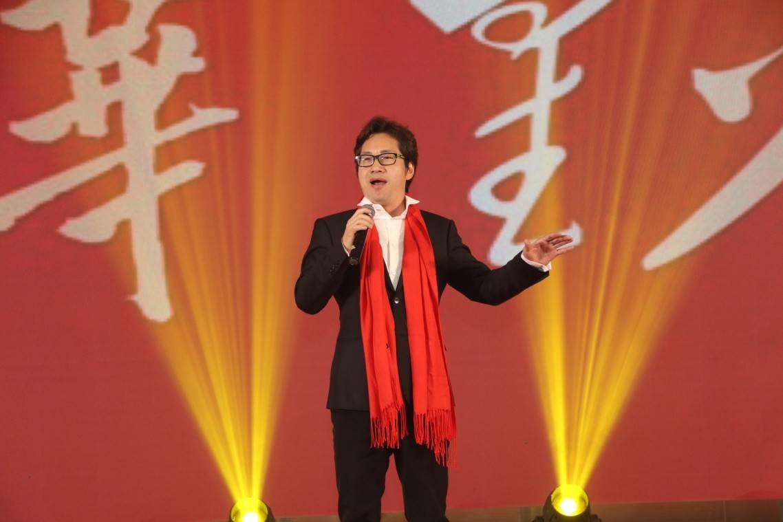 傅春华演唱《今夜无人入眠》值得一提的是,庆典特别设置五轮抽奖,奖品