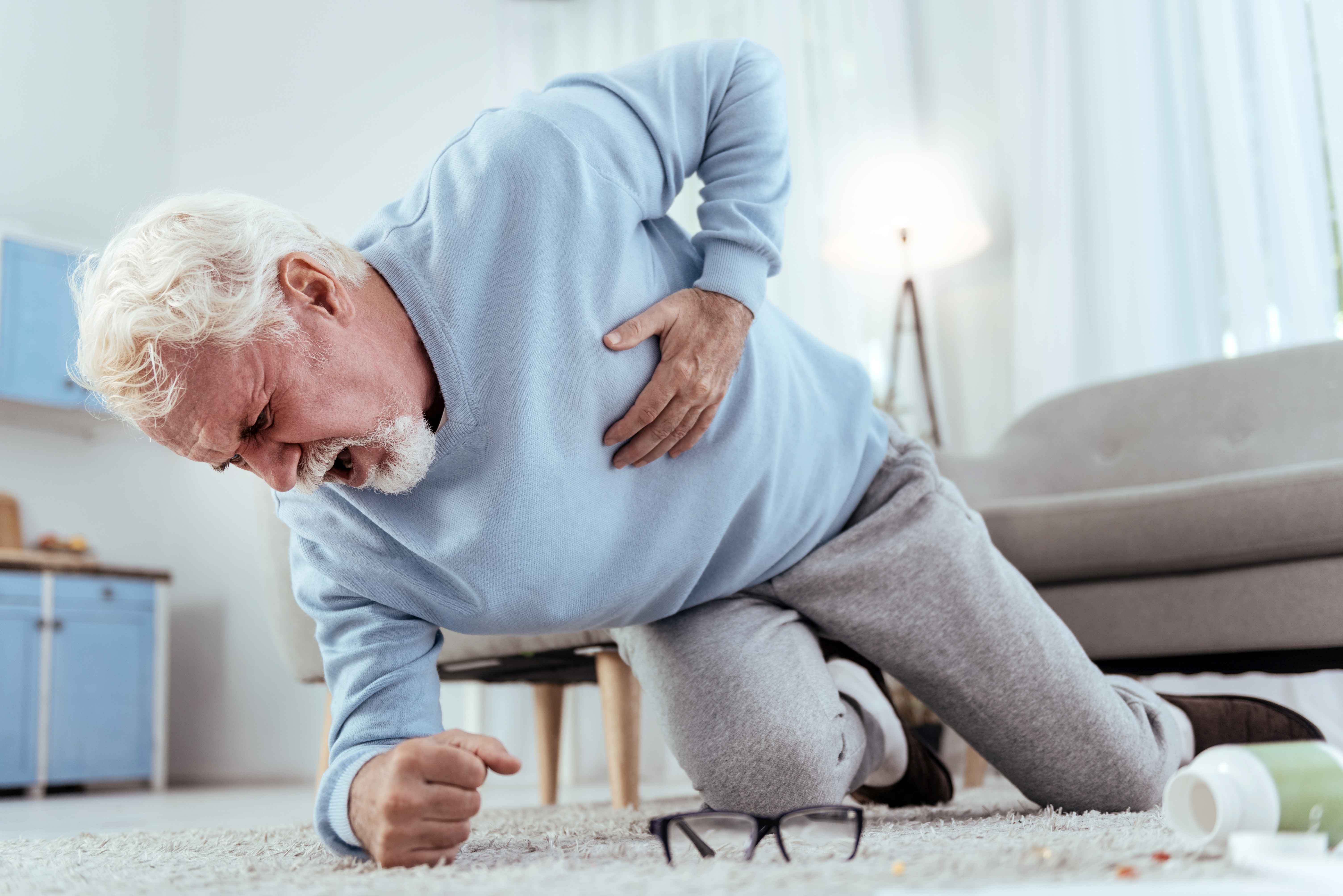 个因素,可能会导致老年人心口疼痛,发现一个,也要重视_症状_动脉_身体