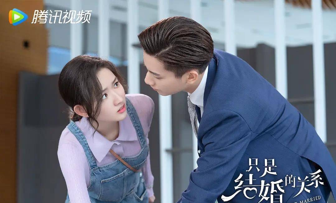 因为现实生活中无法实现,所以就想要在影视剧里面有替代性的补偿满足