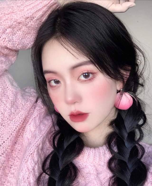 眼睫毛过年聚会，试试“渣女风”妆容，不说多惊艳，但是真的“渣”