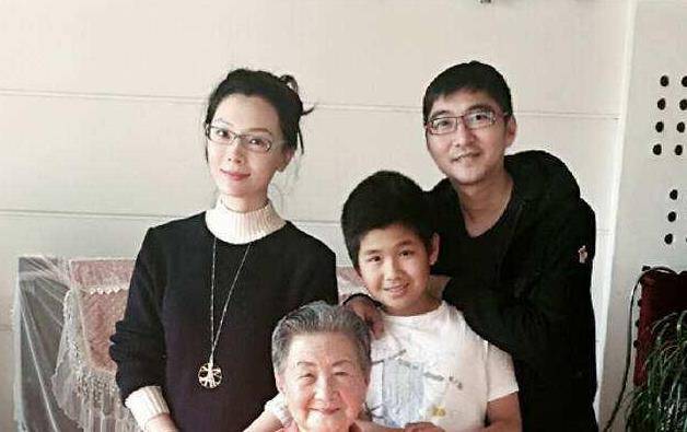 黄子珈:陈数老公赵胤胤前妻,婆媳不和致离婚,前夫有情有义