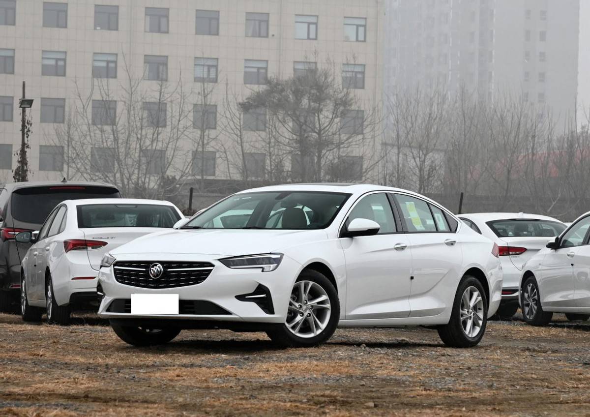 2022款别克君威君威gs正式上市起售价1968万元你怎么看