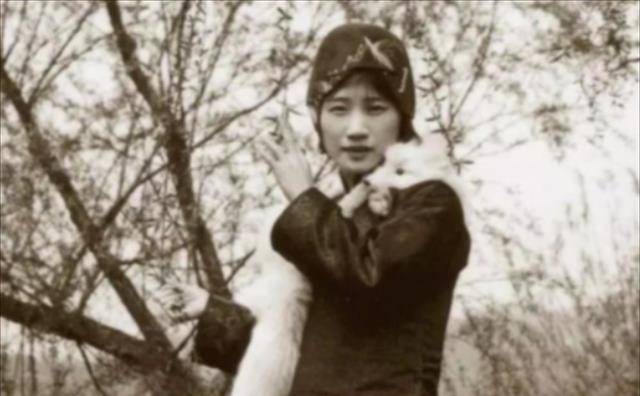 徐志摩和陆小曼的故事 221f7248109f45399b56e02f54ee3693.jpeg