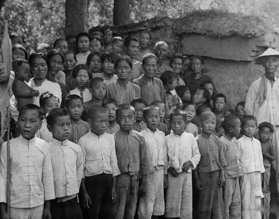 1940年代，抗战中的华北军民与美军观察团