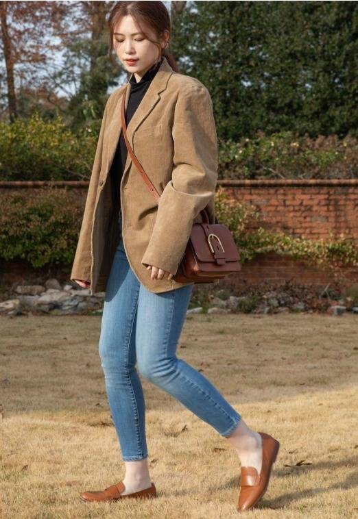 帆布鞋 不要老穿小白鞋了,今年试试这几款,日常简约不挑人,谁穿都美