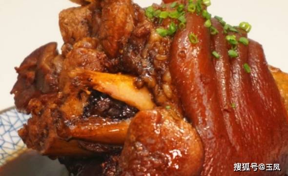 怎样做红烧肘子最好吃 0e5ee67076074533b785de898f168f3c.jpeg