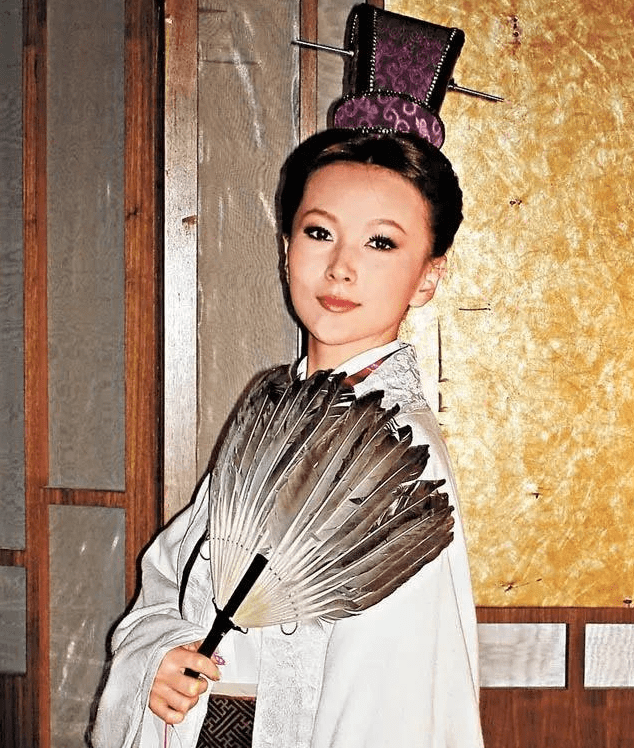 诸葛亮"假"后人诸葛紫岐,母凭子贵稳坐豪门,百亿儿媳的故事_李家杰