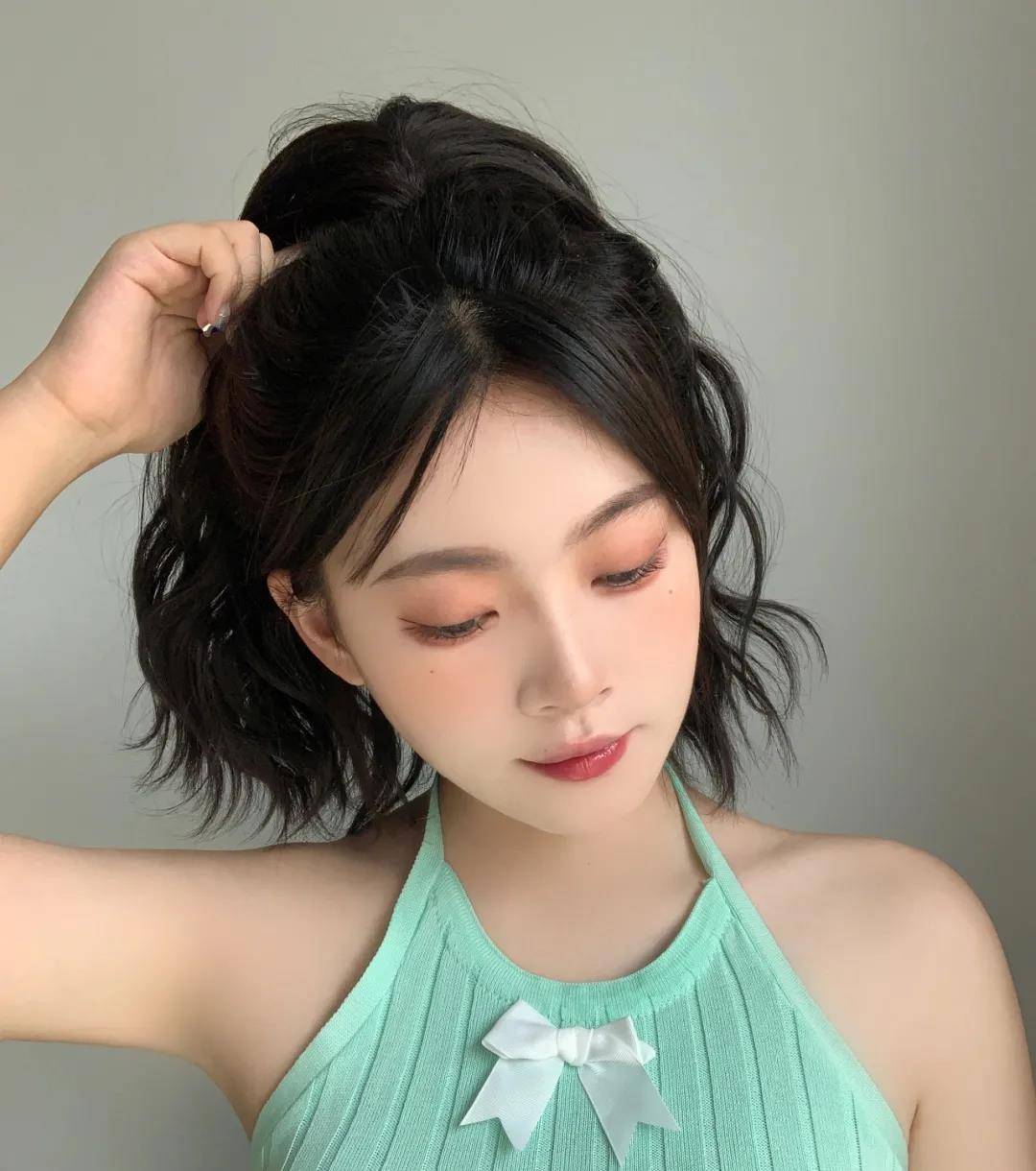假发超越妹妹和各种女明星、博主们带火的换头效果发饰，都在这里