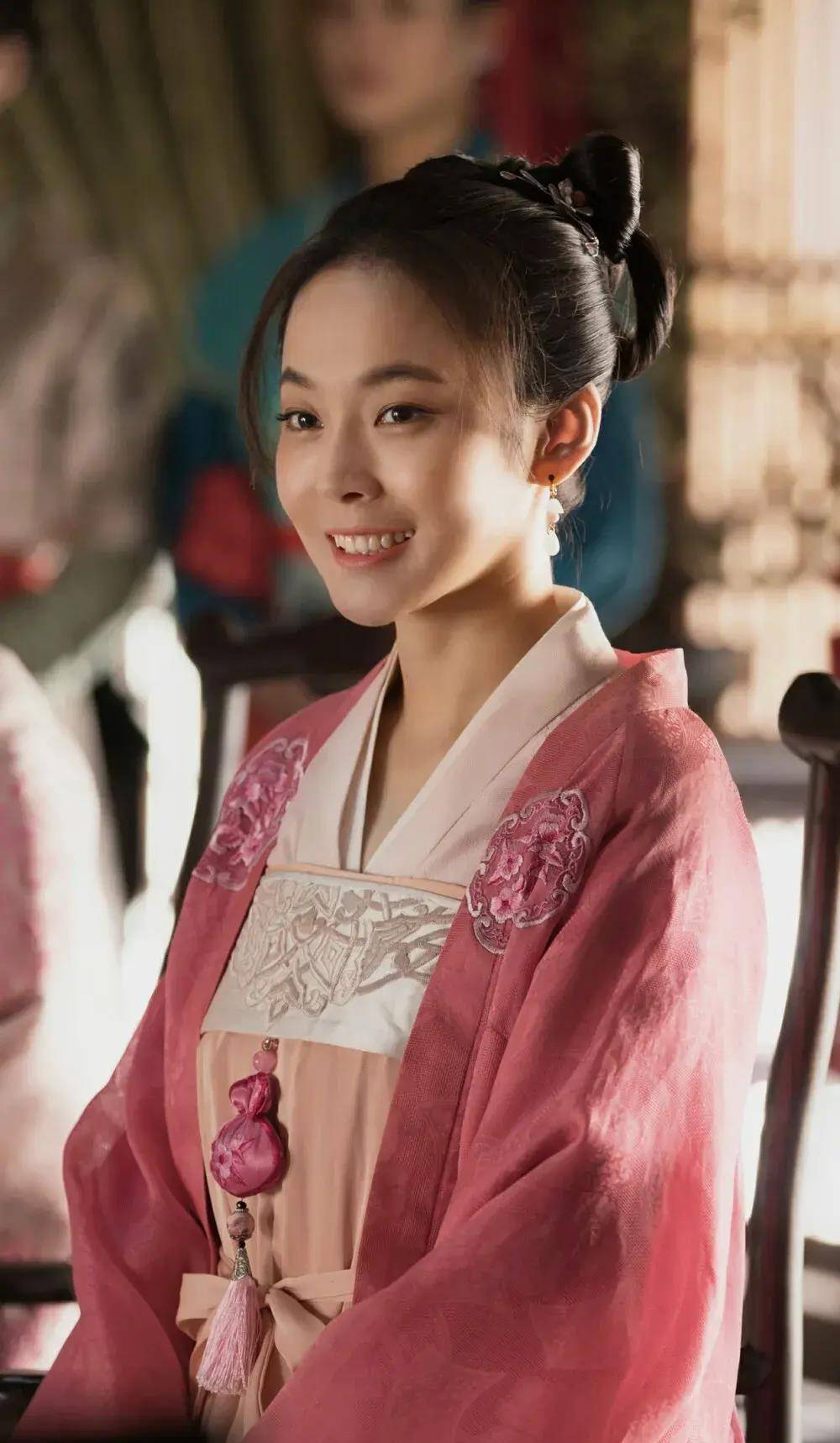 知否:王若弗输了半辈子,为何生的华兰长柏和如兰都是人生赢家?