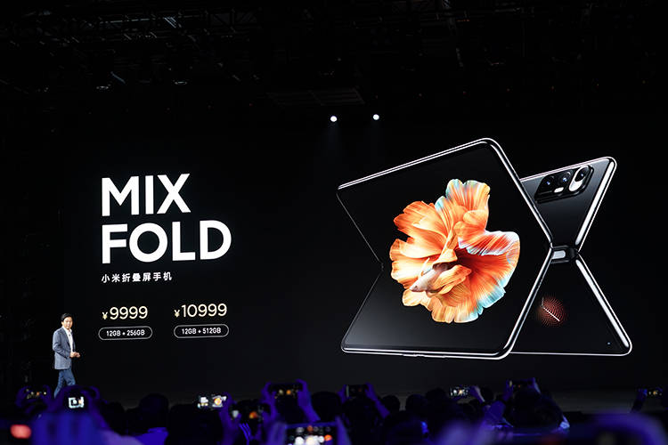 折叠屏手机的进化论，最早要追溯到1995年，但折叠屏手机真的是未来吗？