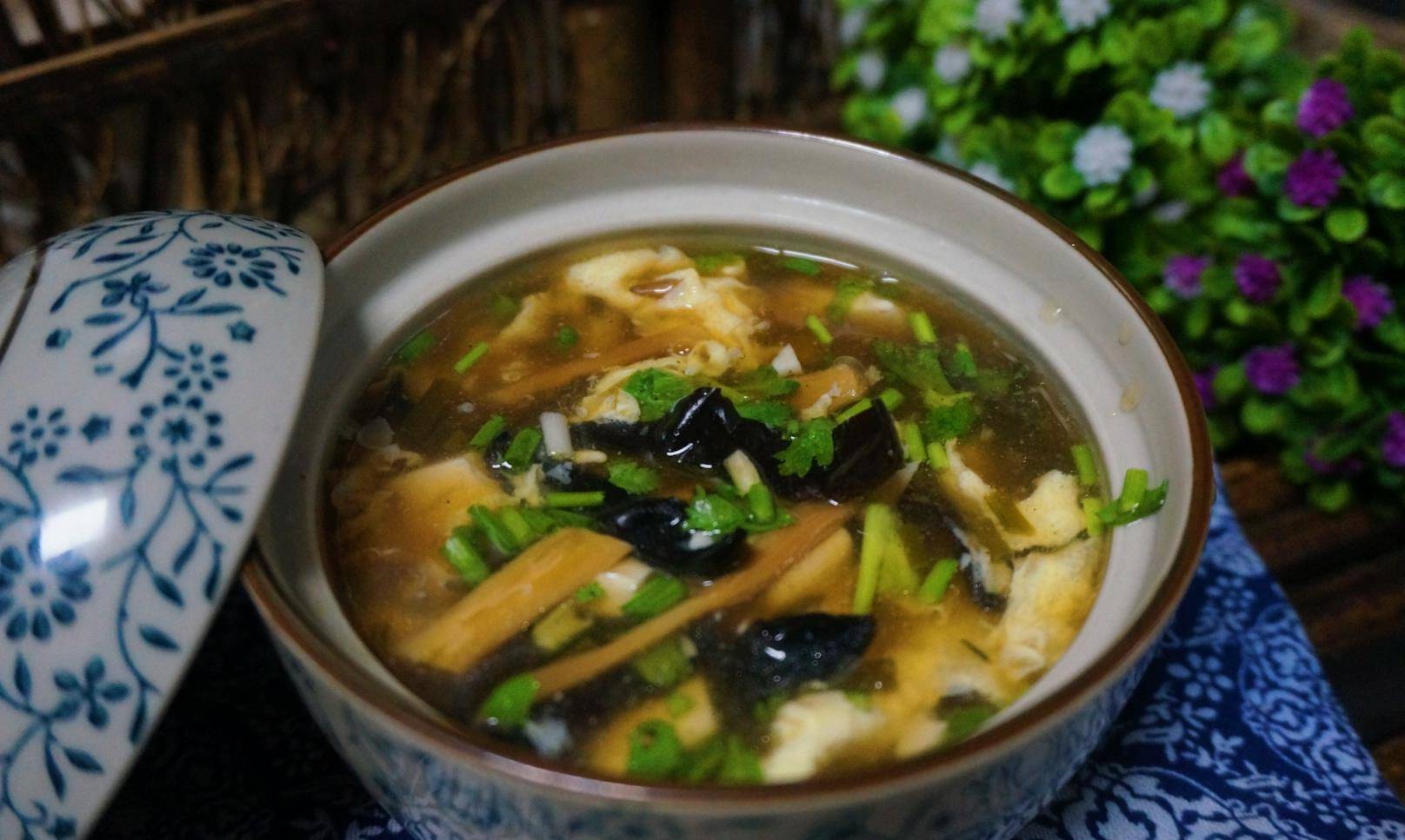 酸辣汤的做法家常简单 630a6e98a4f545eb9da9fd1ffb0f3c54.jpeg