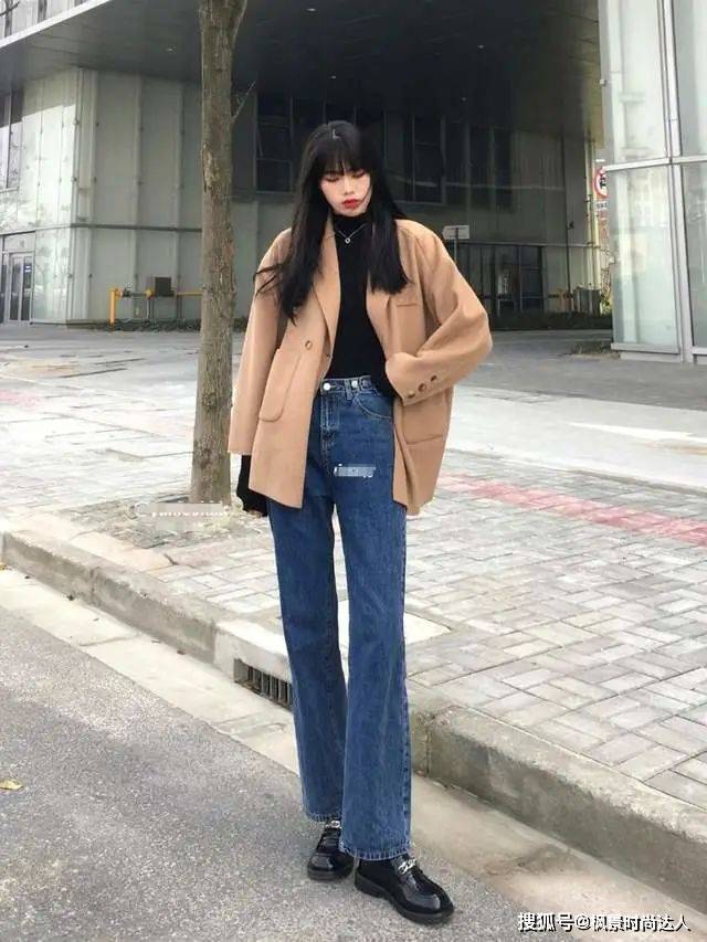 黑色 今年过年“珍珠奶茶色”火了,显白减龄有气质,穿出优雅女人味