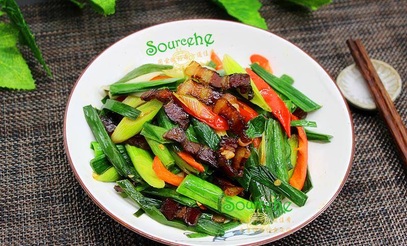 蒜头怎么做法才好吃 7070dbdf0fd64c2fa64836e87f51849e.jpeg