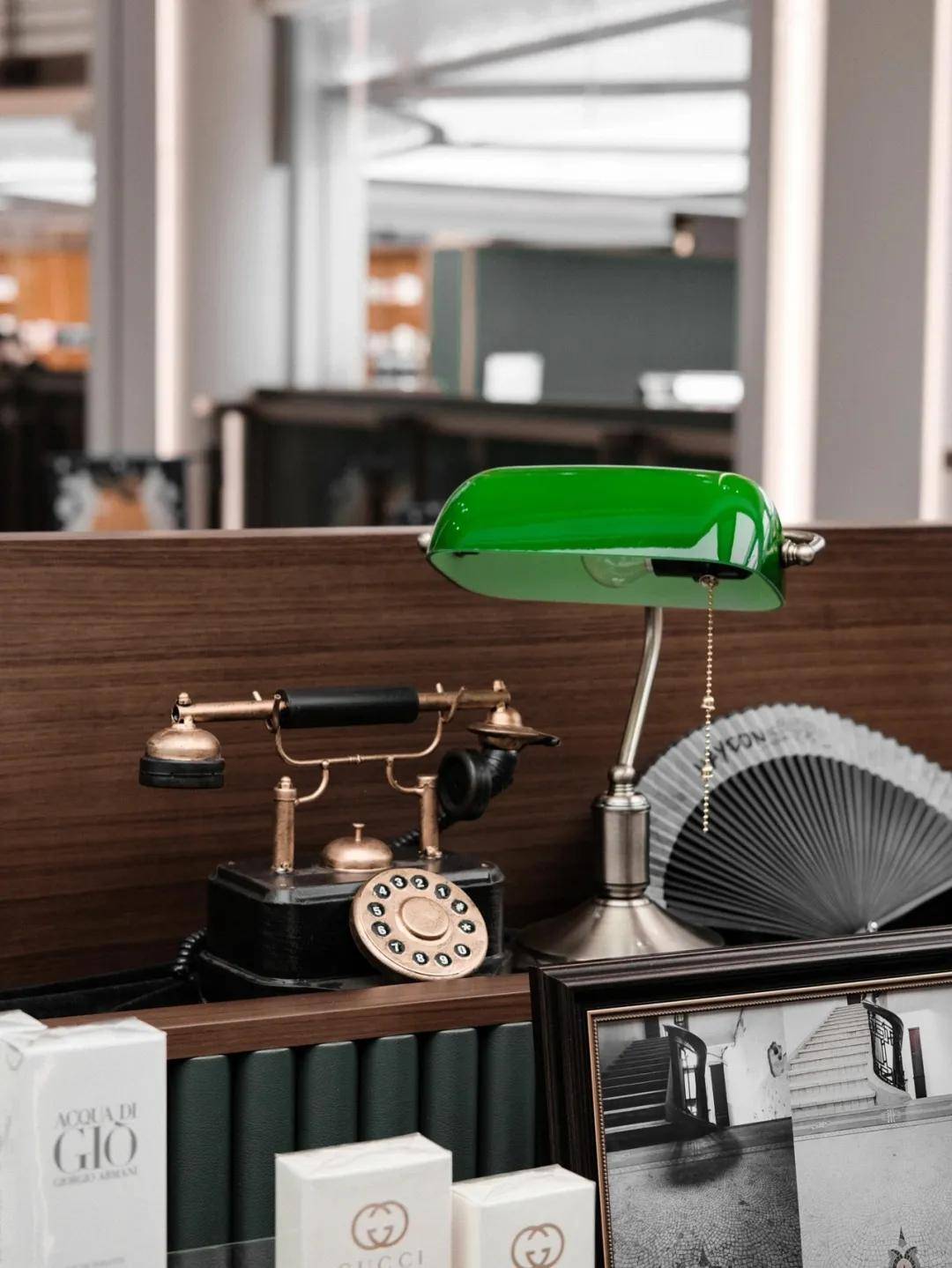 品牌魔都首店！火遍全网的「HAYDON黑洞」来啦，get氛围感大片！