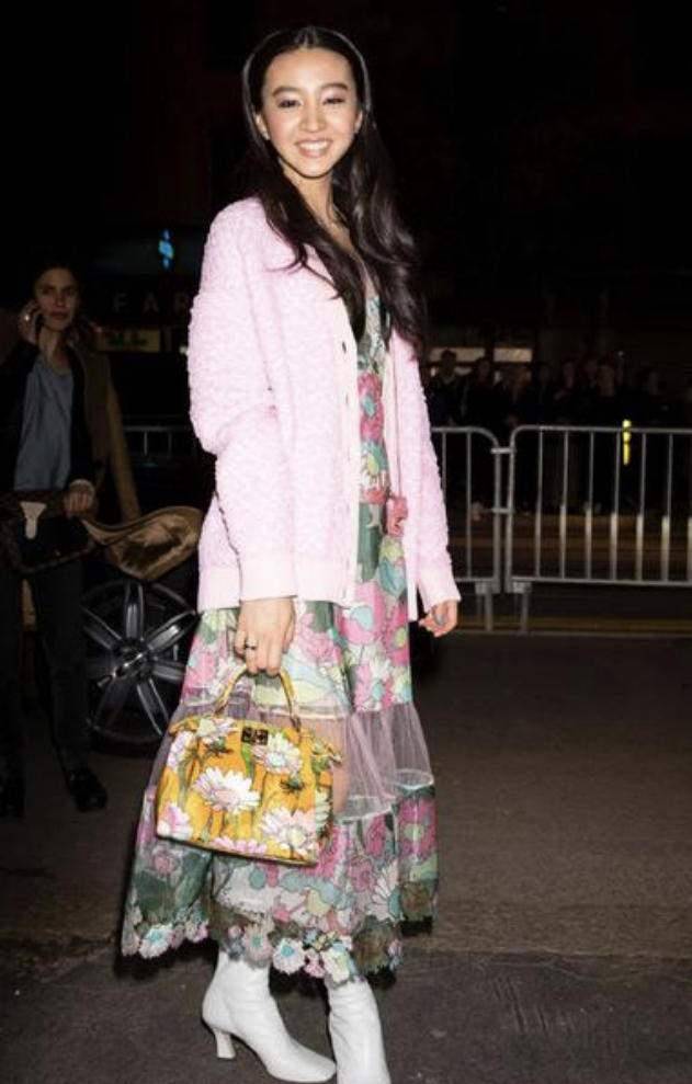 身材 明星撞衫修罗场:杨幂唐嫣连环撞,杨颖远看像礼仪小姐