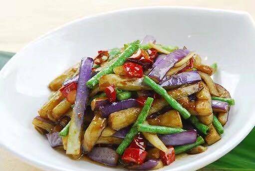 如何炒茄子好看又好吃 c79c4f4594a74a4596acb331274bfb12.jpeg