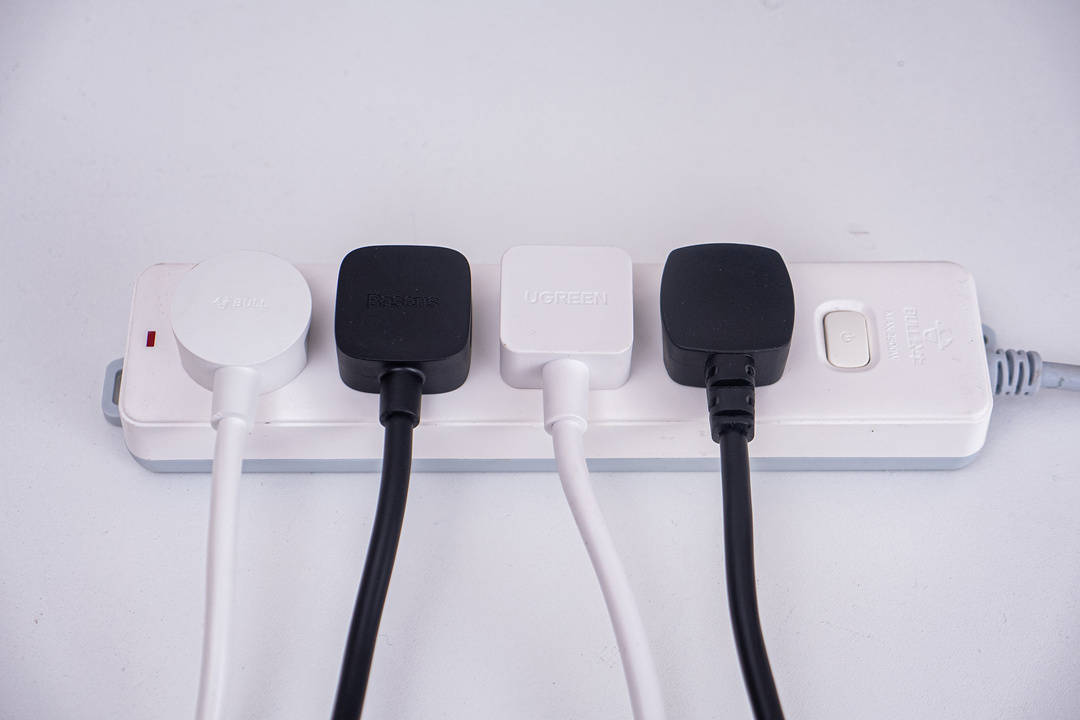 原创如果把插座都给插满了会发生什么意想不到的事情