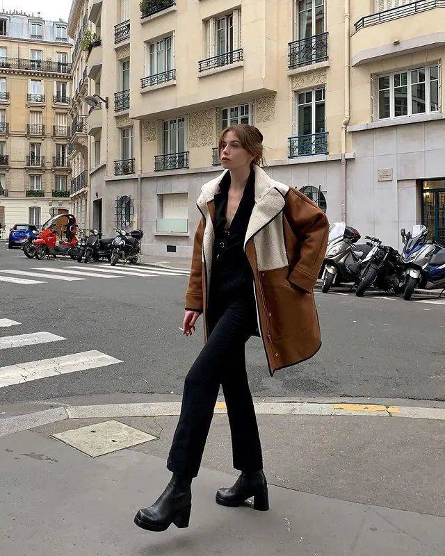 棕色 Solene Lara用穿搭表现出内敛的法式诱惑|博主推荐