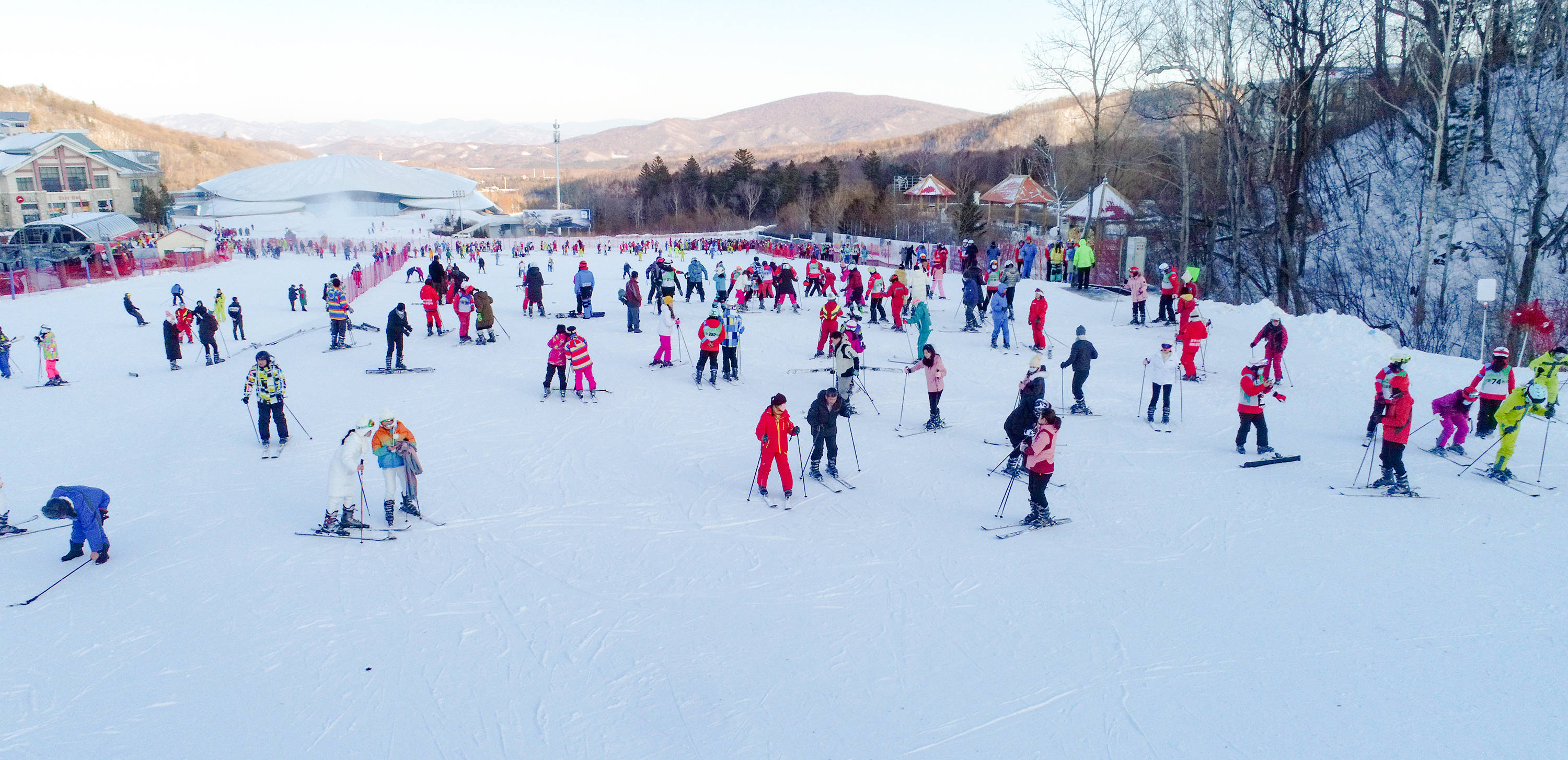 亞布力滑雪旅遊度假區持續刷新頂級雪場度假勝地金色名片