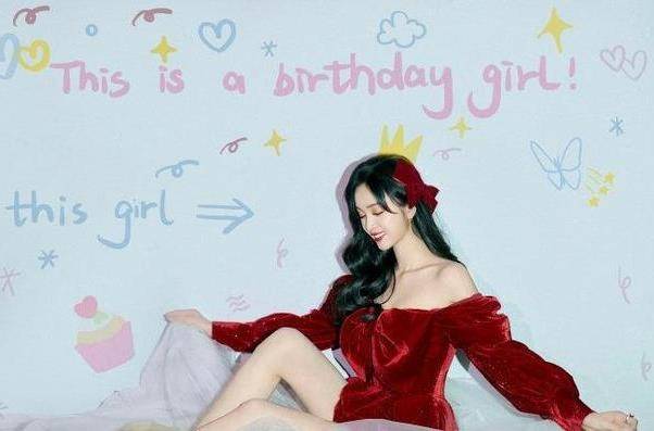 吴宣 女人穿衣选红色好美,看吴宣仪的红色造型,27岁看着也很嫩