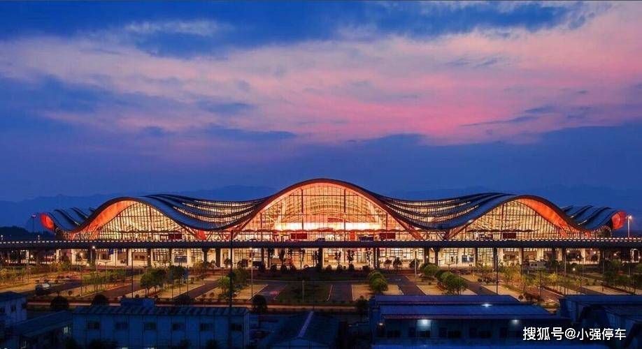 飞机场附近的商场 a78addce16ef454b87afd27bde63b421.jpeg