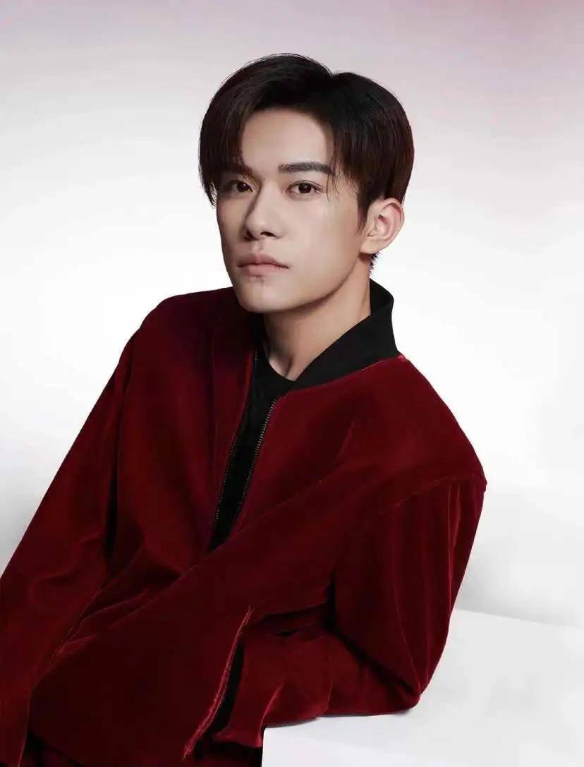 系列 这样的大牌虎年限定你心动吗？吴磊、罗一舟、关晓彤同款的那种