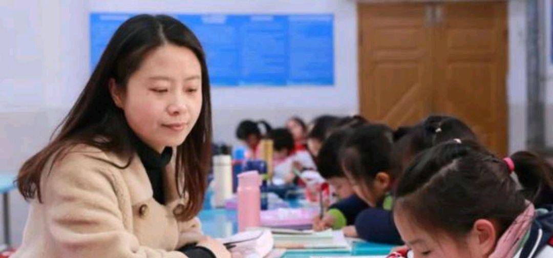 食品|低俗色情小零食以“整盅、恶搞”的名义侵蚀孩子们的身心,须彻查